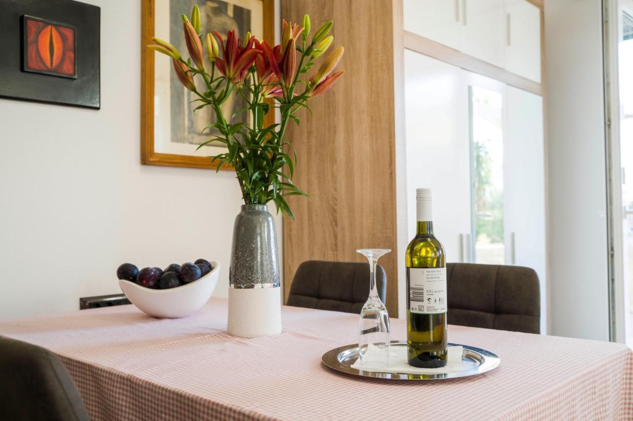 Ve & Ki Apartment Подстрана Екстериор снимка