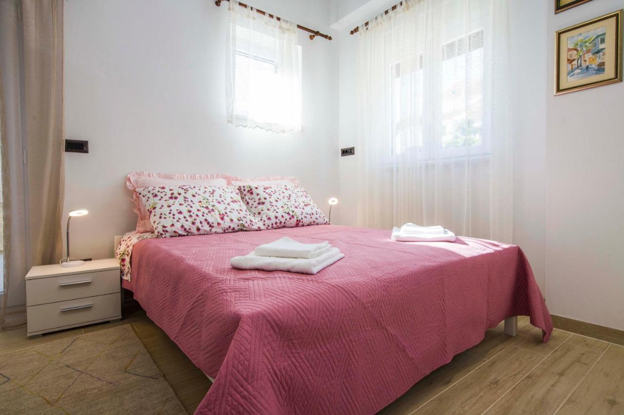 Ve & Ki Apartment Подстрана Екстериор снимка
