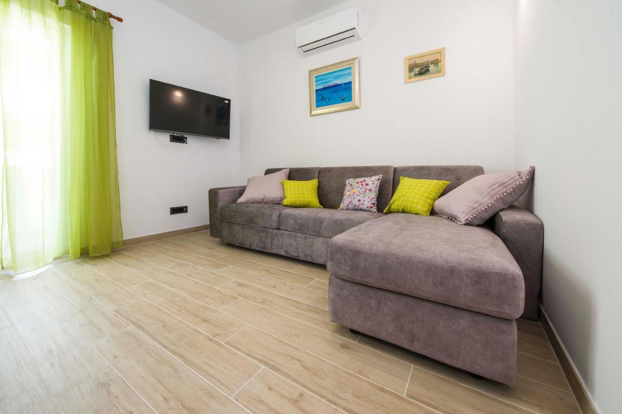 Ve & Ki Apartment Подстрана Екстериор снимка