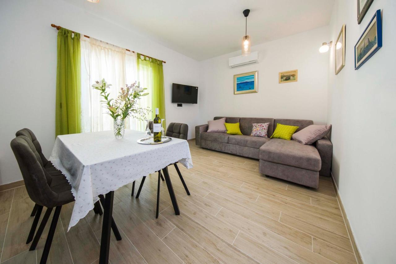 Ve & Ki Apartment Подстрана Екстериор снимка