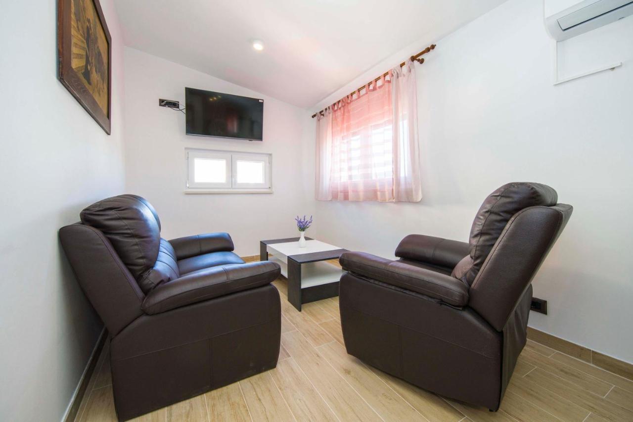 Ve & Ki Apartment Подстрана Екстериор снимка